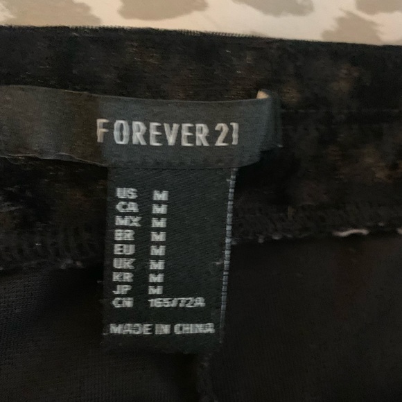 size m pants that flare on the ends, from forever 21, used - Picture 3 of 4